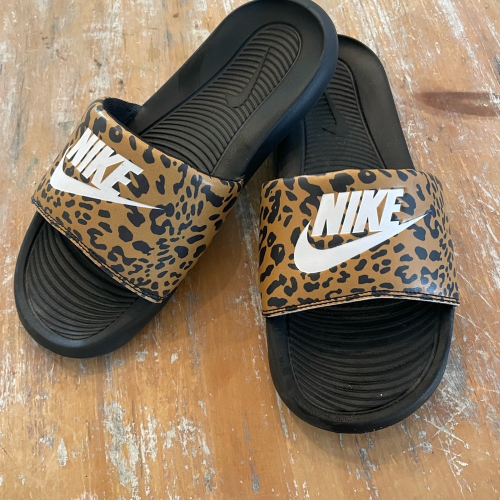 Nike slides leopard print